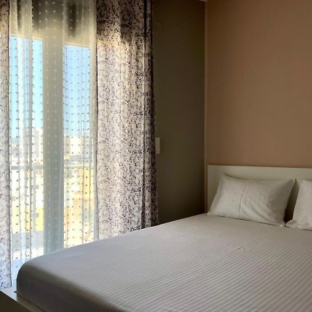 Snappyb - Colours Apartment อเล็กซานโดรโพลิส ภายนอก รูปภาพ