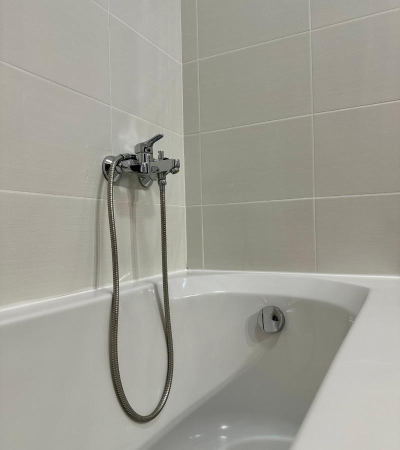 Snappyb - Colours Apartment อเล็กซานโดรโพลิส ภายนอก รูปภาพ